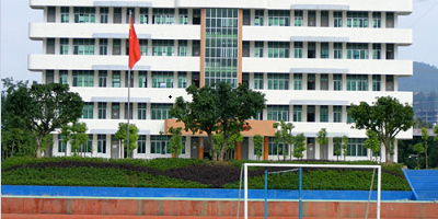 <b>四川閬中江南高級職業(yè)中學(xué)</b>